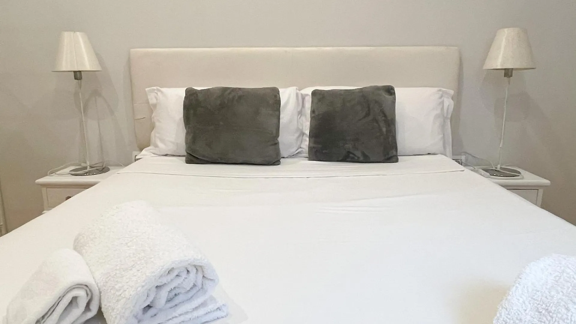 Apartmán Creu Fira Hostafrancs Barcelona 0*,