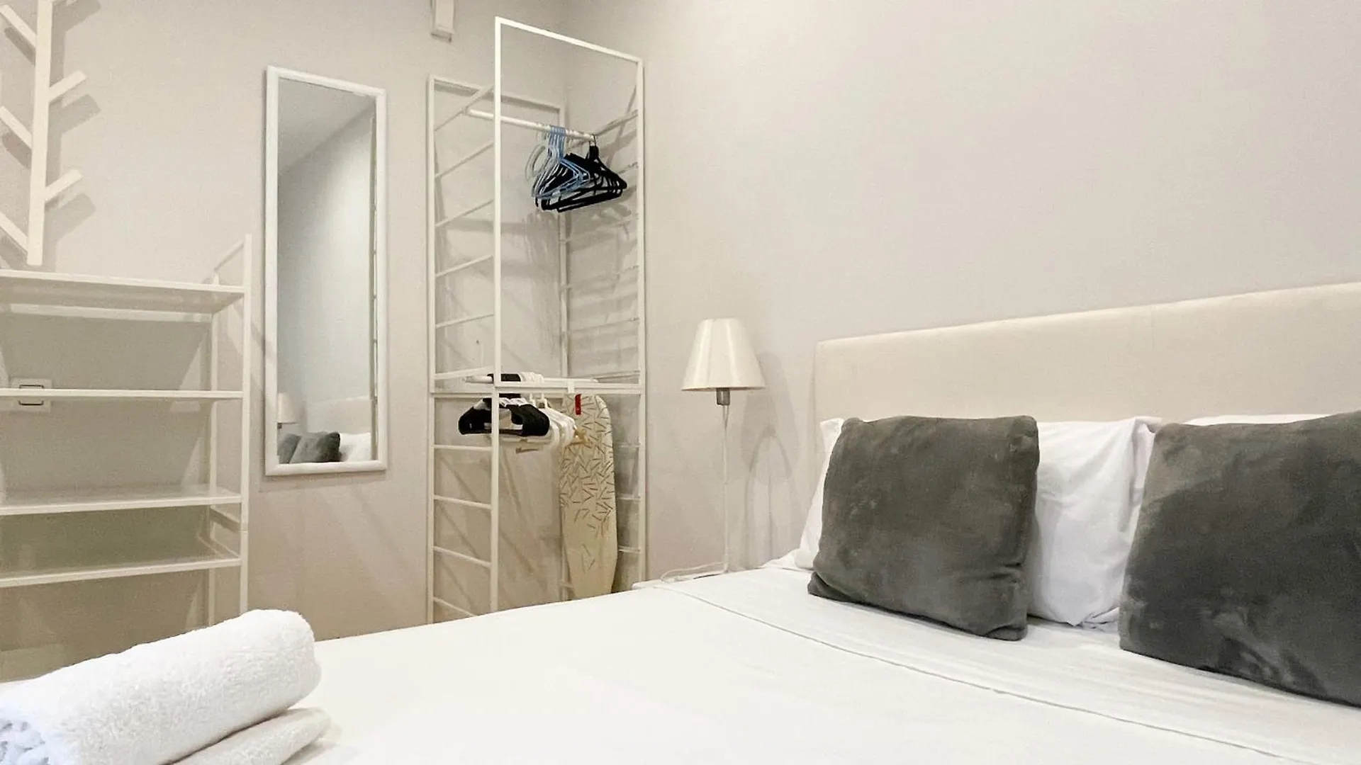 Creu Fira Hostafrancs Apartment Barcelona
